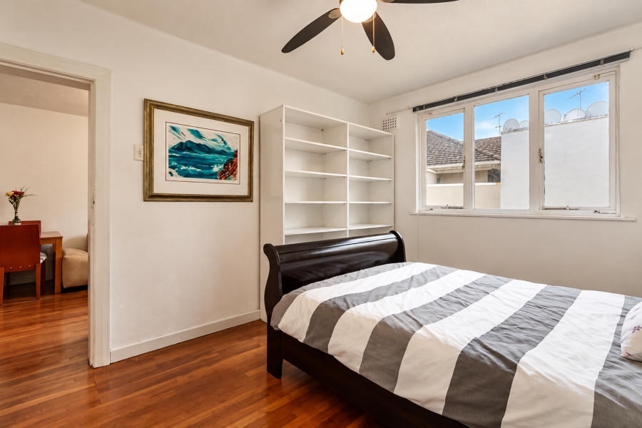 To Let 1 Bedroom Property for Rent in Green Point Western Cape